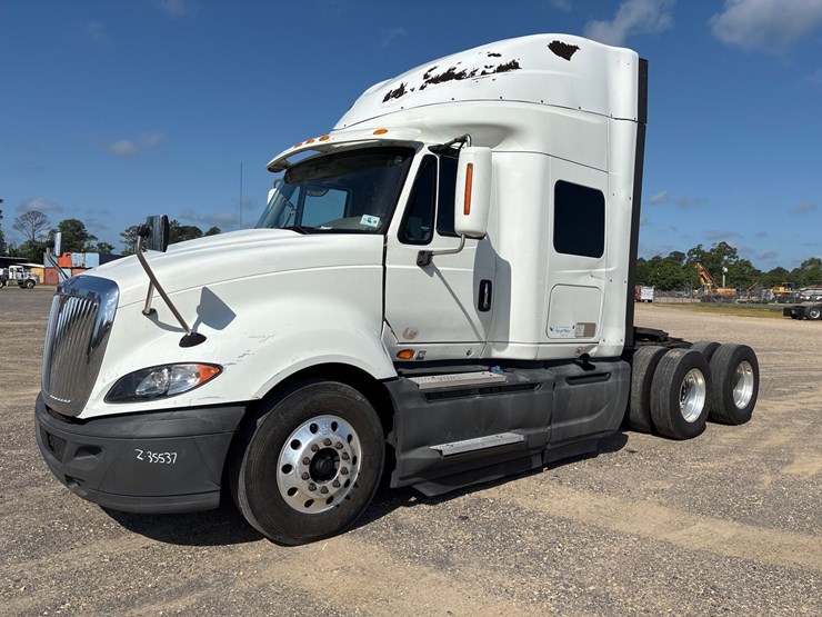 2015-international-prostar-image-1