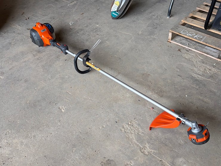 #3407-•-husqvarna-130l-weed-eater-image-1