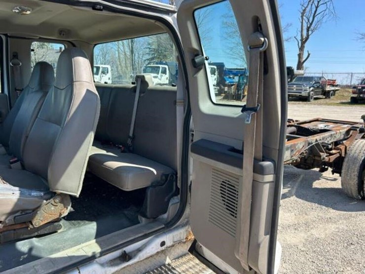 2008-ford-f550-xl-image-26