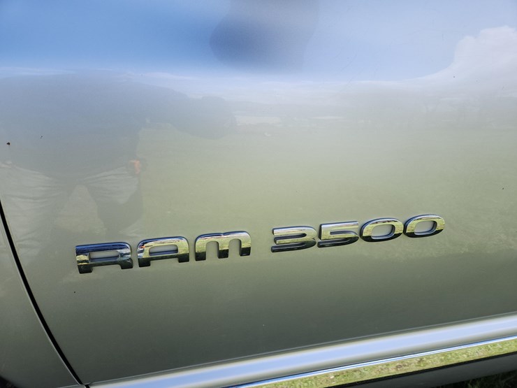 2004-dodge-ram-3500-image-11