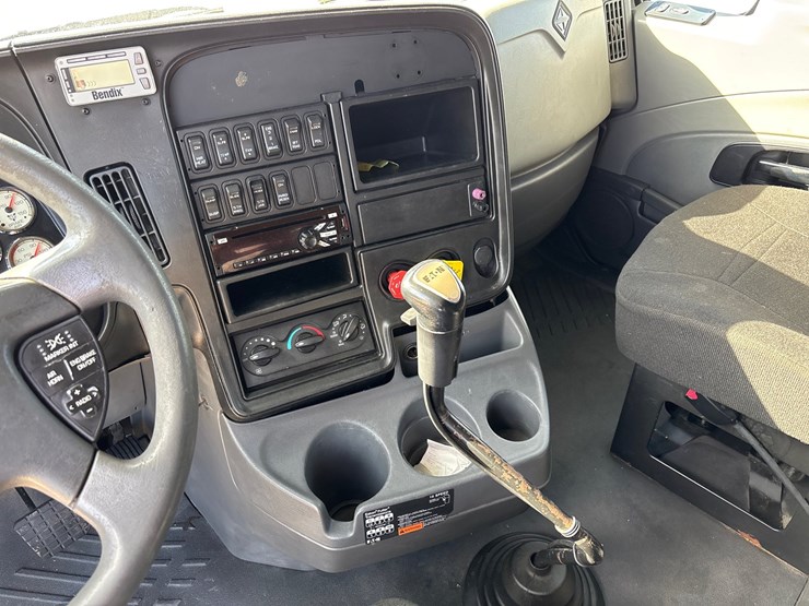 2015-international-prostar-image-9