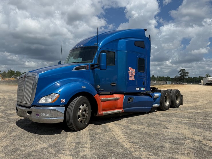 2015-kenworth-t680-image-1