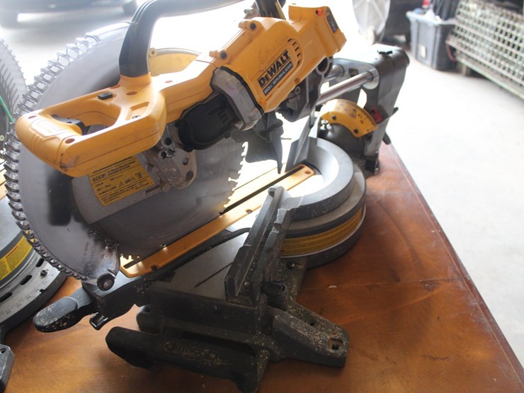 #3403-•-dewalt-12in-cordless-sliding-miter-saw-image-2