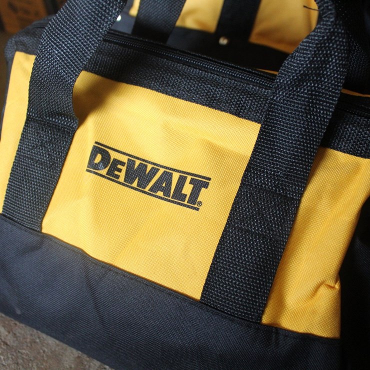 #22 • DEWALT 1/4IN AND 1/2IN BRUSHLESS COMPACT IMPACT DRIVER
