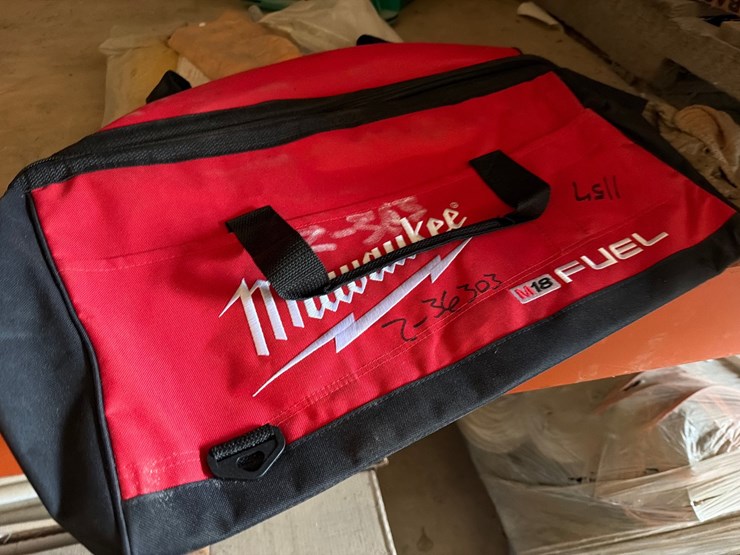 #1157-•-m18-fuel-milwaukee-tool-bag-image-1