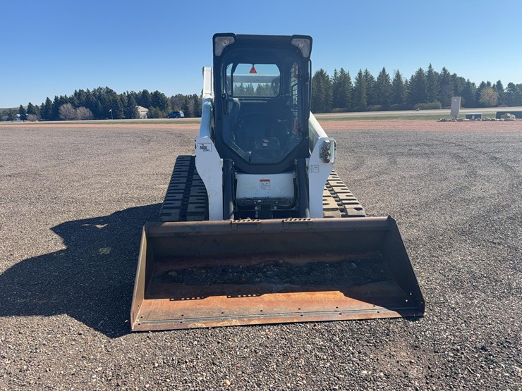 2017-bobcat-t740-image-7