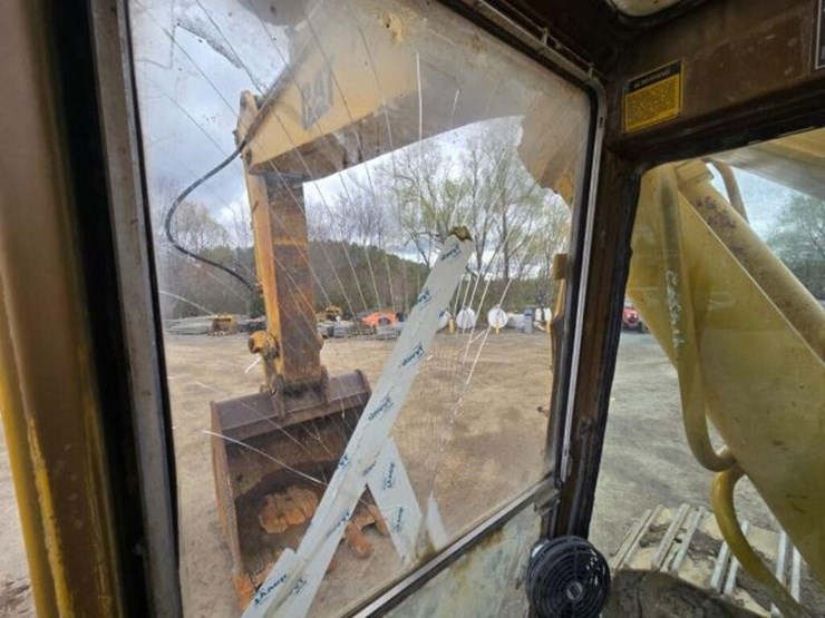 1990-caterpillar-245b-image-40