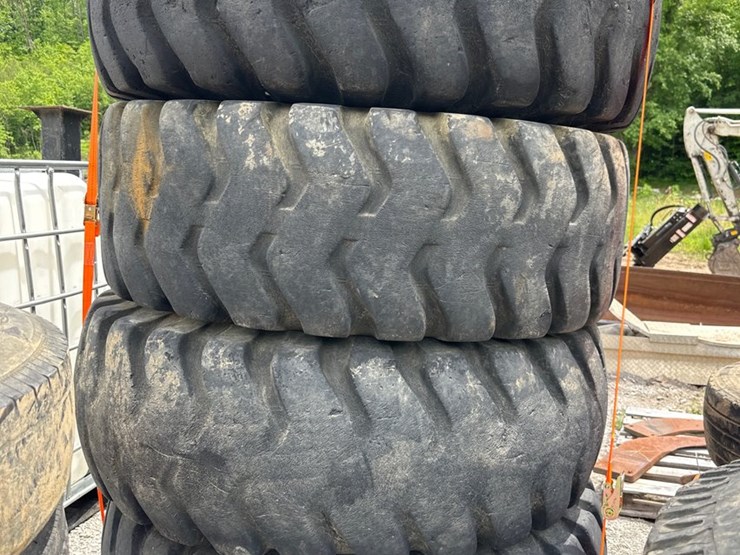 #1618-•-(4)-17.5-25-rims/tires-image-1