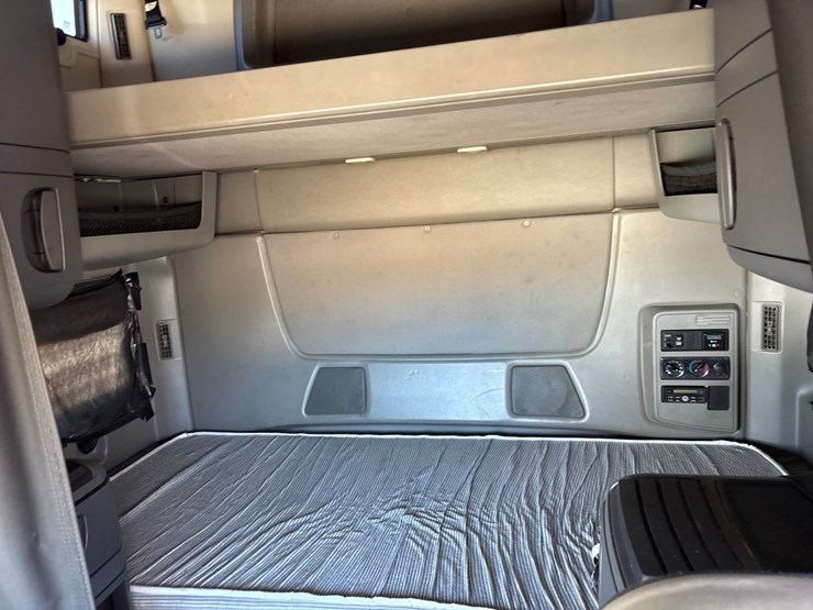 2015-international-prostar-image-9