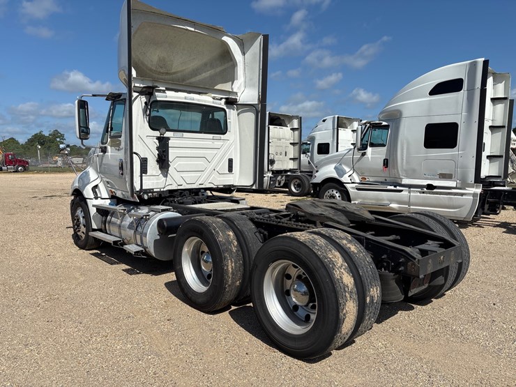 2014-international-prostar-image-4