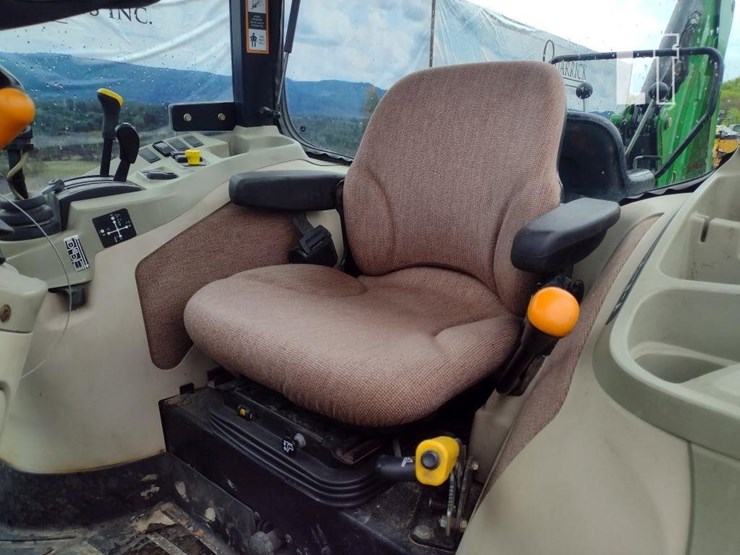 2011-john-deere-3720-image-14