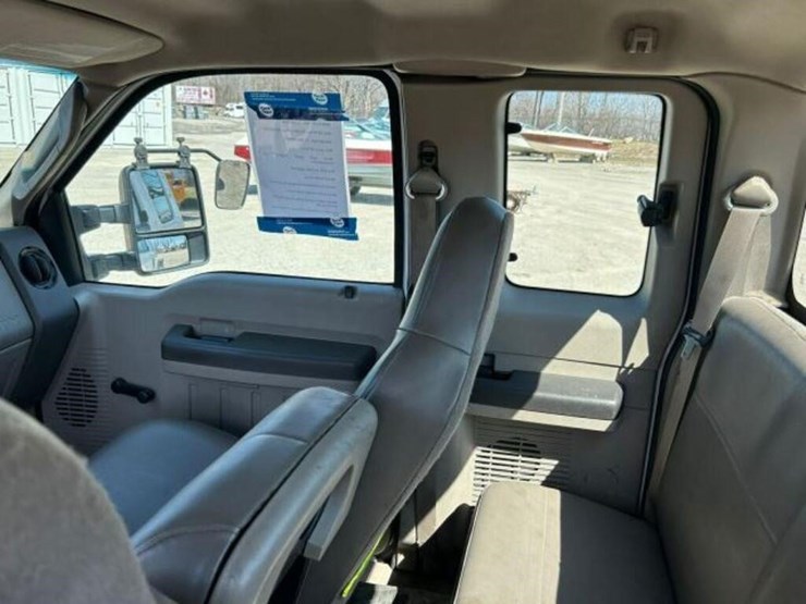 2008-ford-f550-xl-image-23