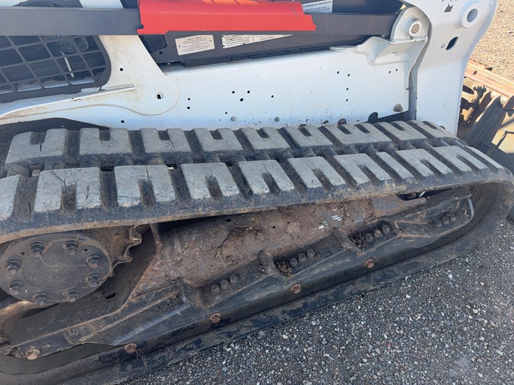2017-bobcat-t740-image-12
