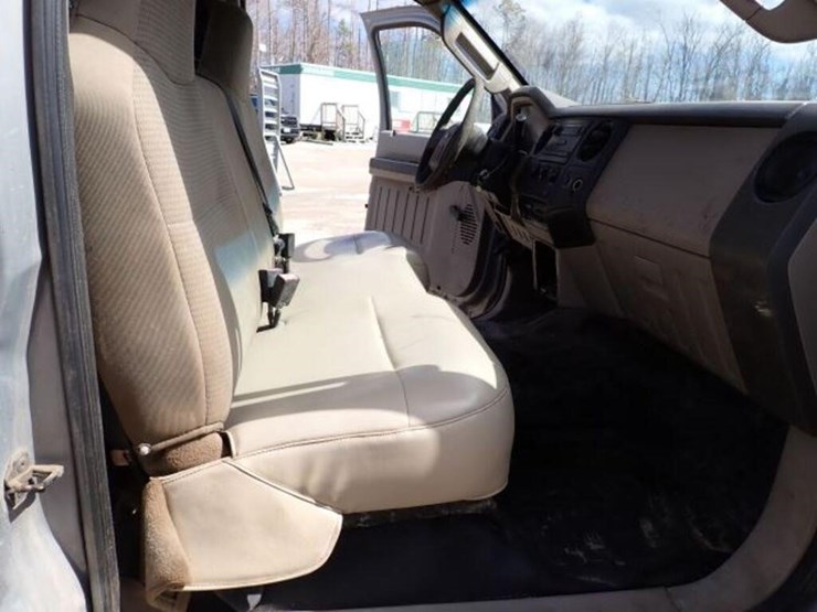 2009-ford-f550-image-29