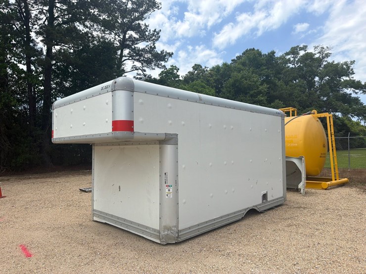 #35729-•-box-body-off-the-back-of-u-haul-truck-image-2