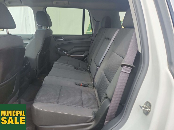 2015-chevrolet-tahoe-image-17
