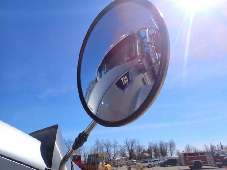 2012-caterpillar-ct660s-image-65