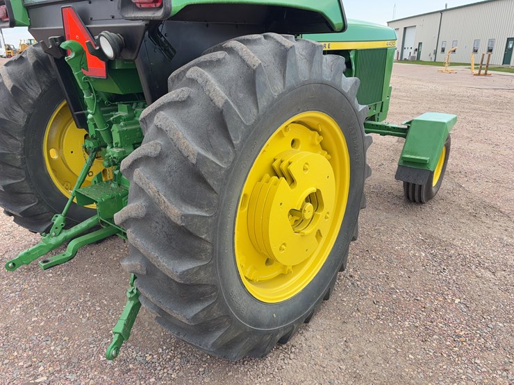 john-deere-4430-image-35