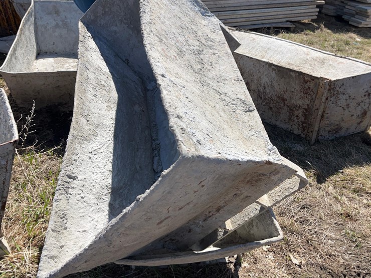 8-concrete-tubs-image-2