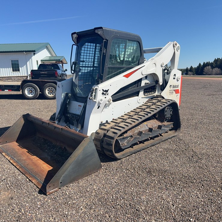 2017 BOBCAT T740