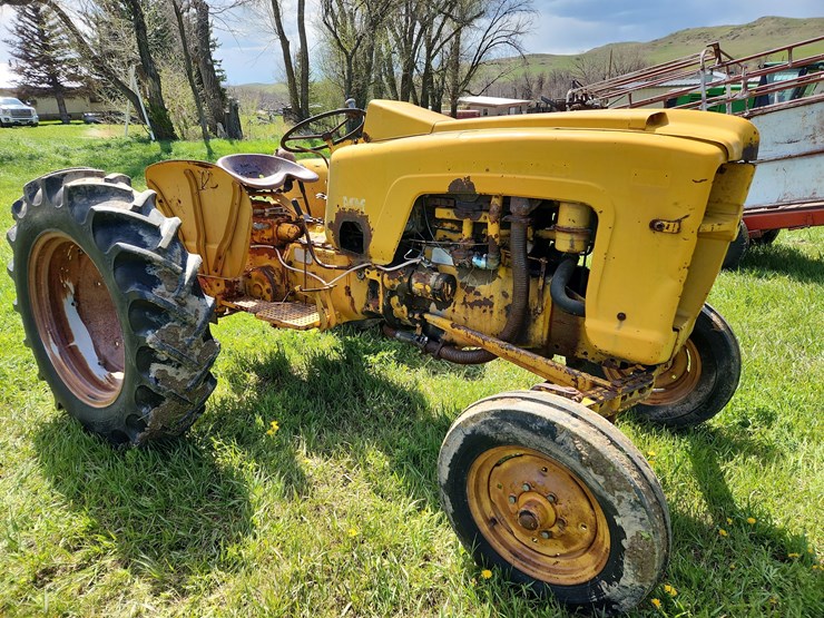 minneapolis-moline-a1p-tractor-image-7