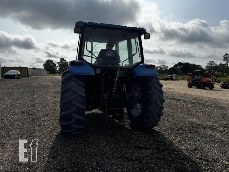 new-holland-7635-image-6