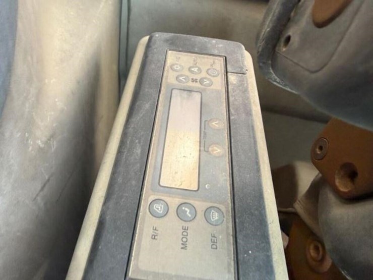 2003-link-belt-210-lx-image-12