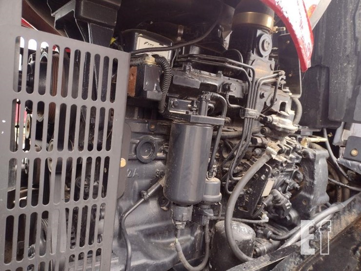 2013-case-ih-farmall-110a-image-27