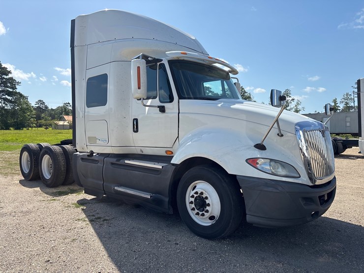 2016-international-prostar-image-2