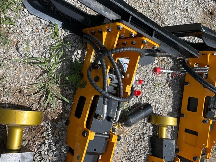 #1604-•-new-quick-attach-breaker-hammer-image-2
