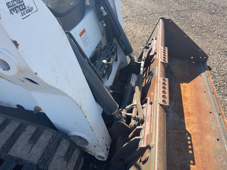 2017-bobcat-t740-image-8