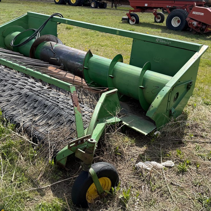 JOHN DEERE 212