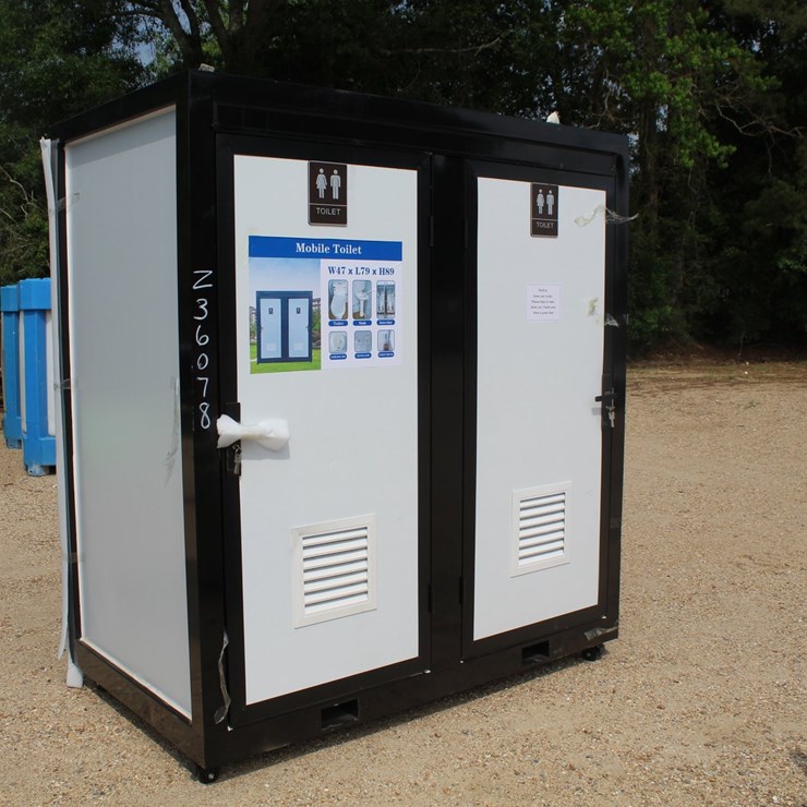 #36078 • DOUBLE MOBILE TOILET