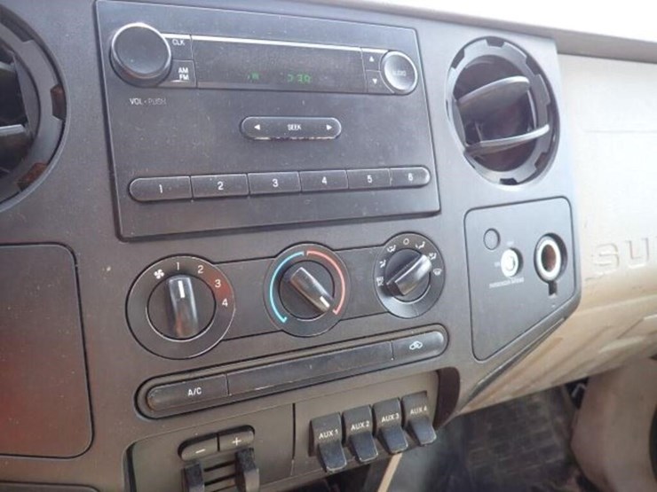 2009-ford-f550-image-17