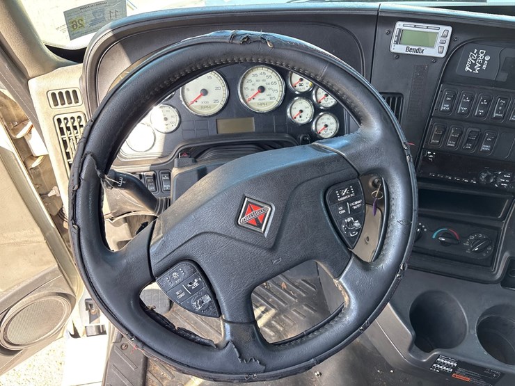 2015-international-prostar-image-12