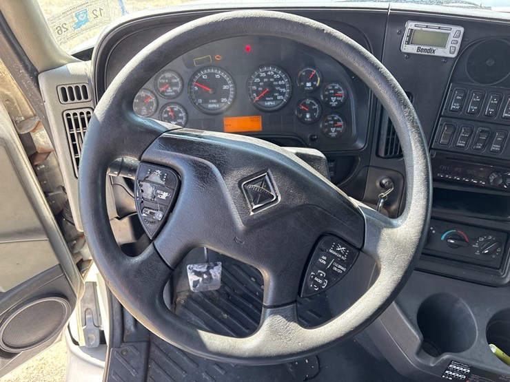 2015-international-prostar-image-12
