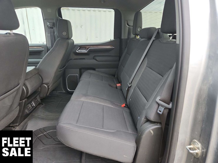 2023-chevrolet-silverado-1500-image-19