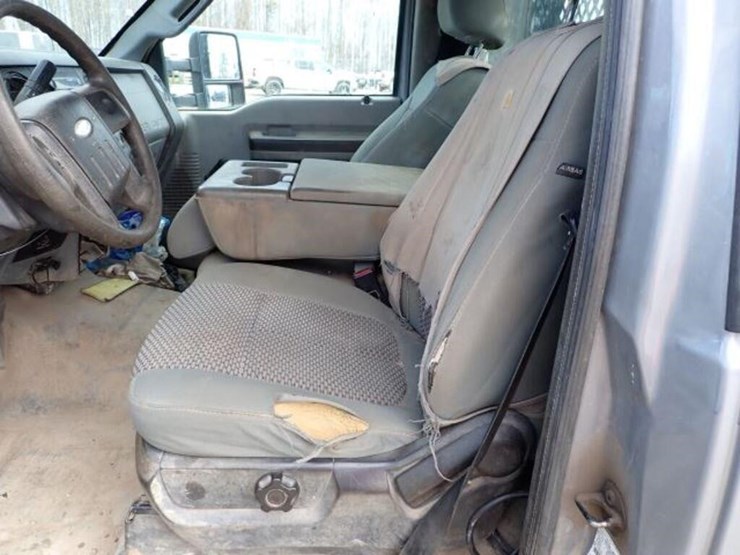 2012-ford-f550-xl-image-25