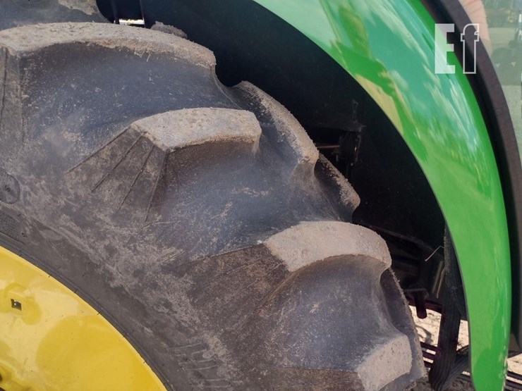 john-deere-4720-image-23