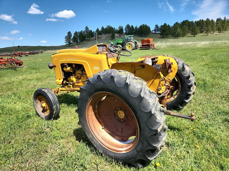 minneapolis-moline-a1p-tractor-image-3