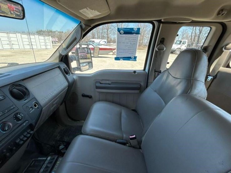 2008-ford-f550-xl-image-15