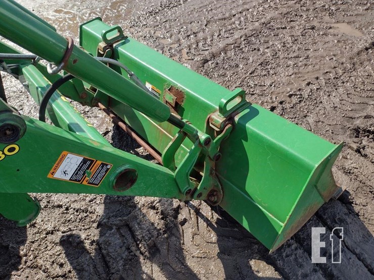 2017-john-deere-4052r-image-18