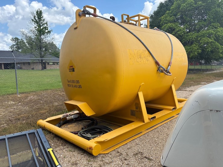 #35545-•-r-&-s-fab-fuel-tank,-4,333-gallons-image-2