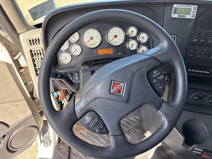 2015-international-prostar-image-11