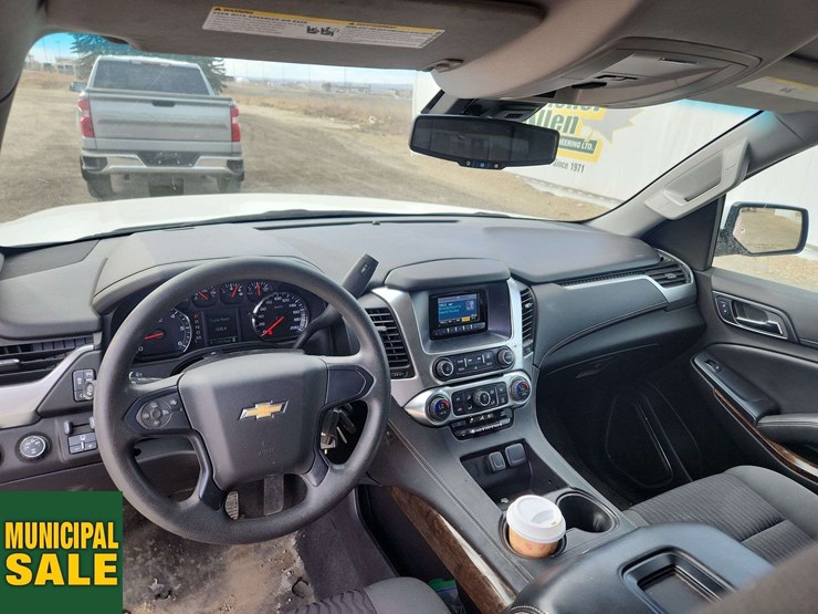 2015-chevrolet-tahoe-image-15