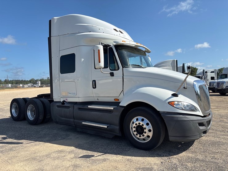 2015-international-prostar-image-2