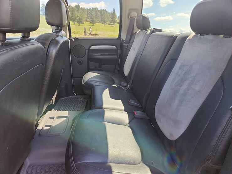 2004-dodge-ram-3500-image-20