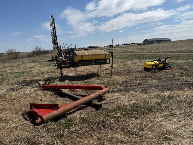sold-onsite-only---old-machinery-and-scrap-iron-image-1