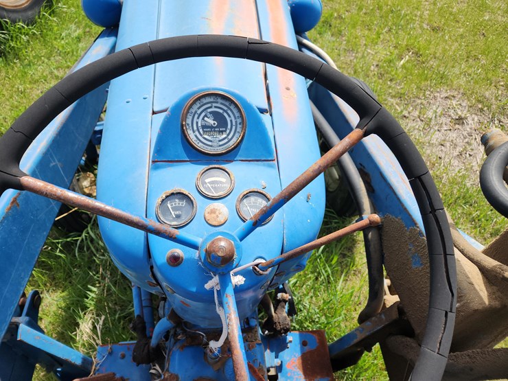 ford-601-workmaster-image-11
