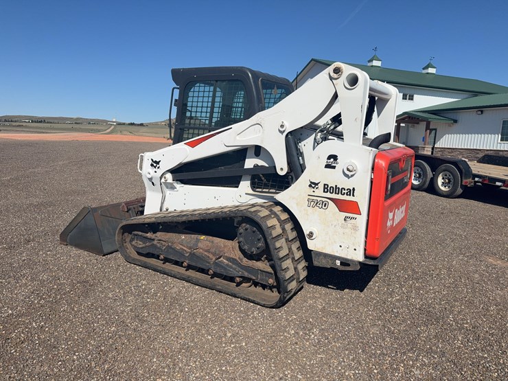 2017-bobcat-t740-image-3
